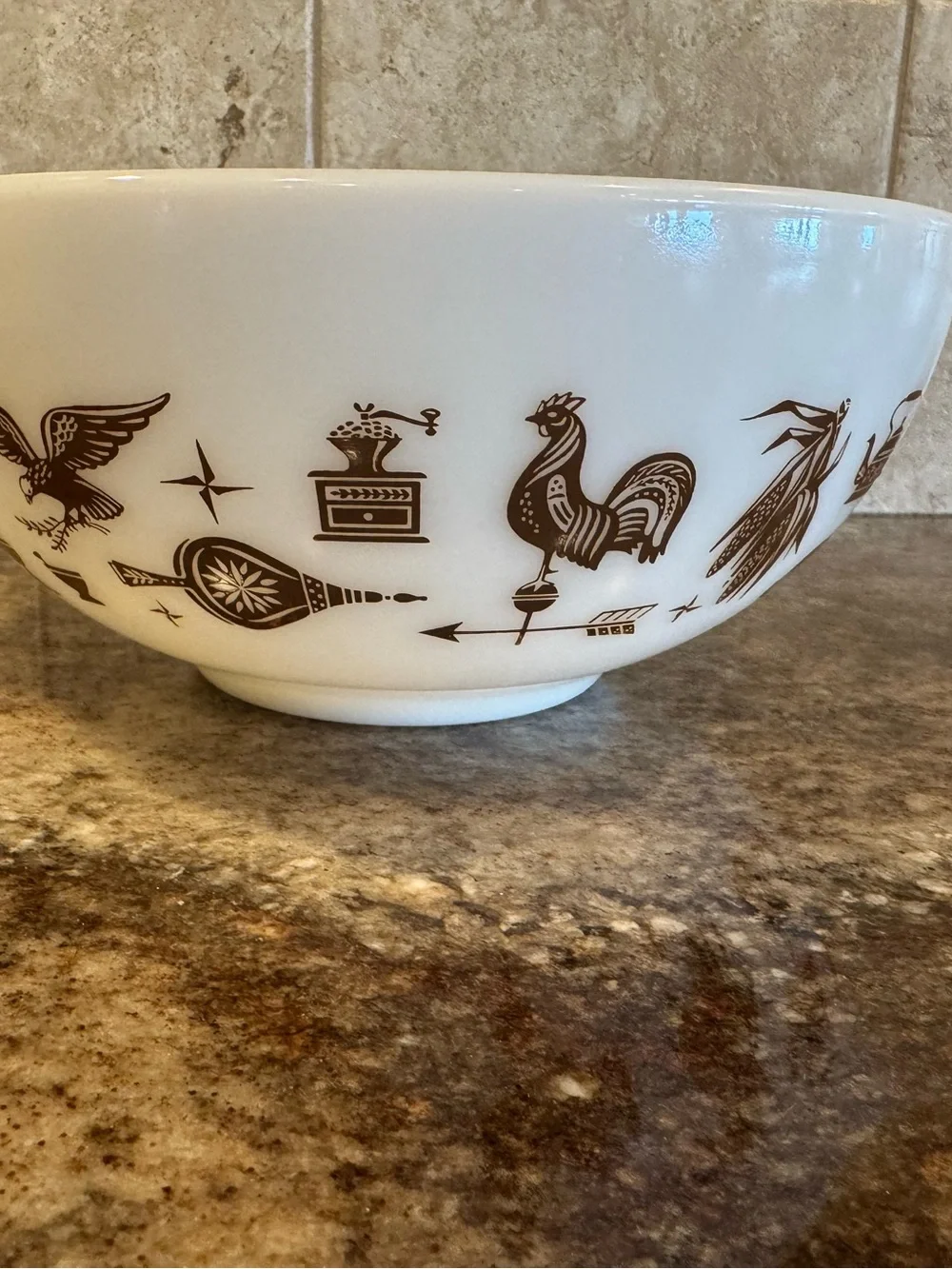 Vintage Pyrex Early American #443 2.5 Qt Cinderella Mixing Bowl Brown White